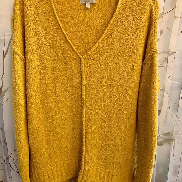 Wonderly Cozy Yellow Goldenrod V-Neck Sweater oversized Size Small - Picture 1 of 4